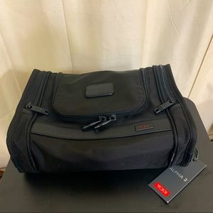 Tumi Alpha 2 Hanging Toiletry Kit NWT